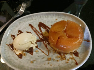 タルトタタン Tarte TATIN