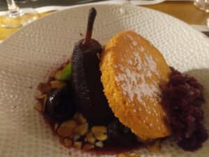 洋梨の赤ワイン煮(Poire à la beaujolaise)