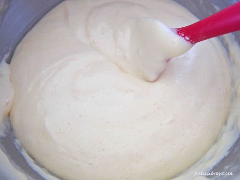 ジェノワーズのレシピ(小麦粉を加える)