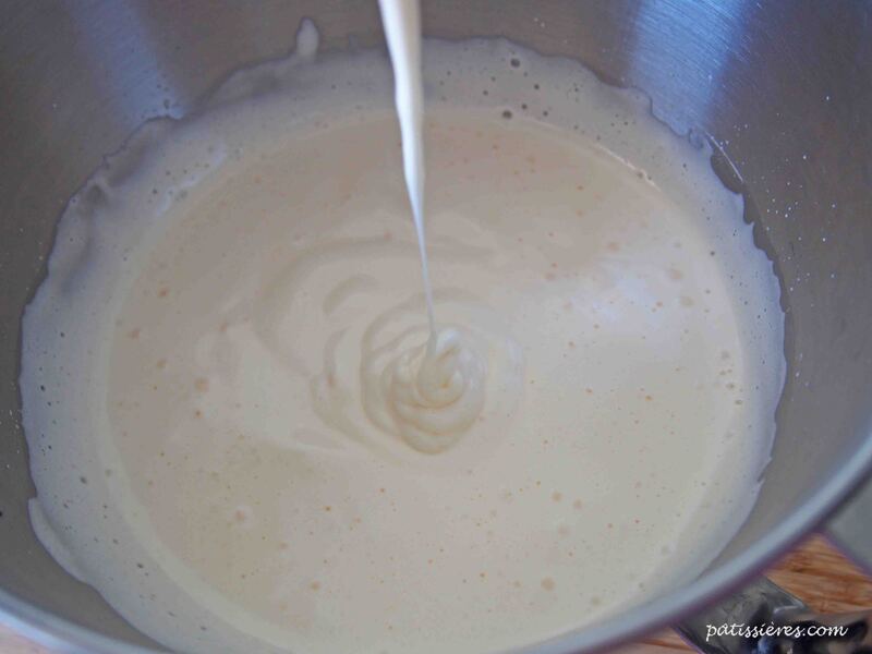 ジェノワーズのレシピ(卵を泡立てる)