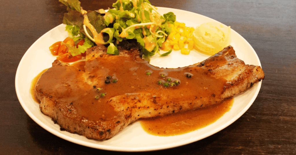 豚肉肩ロースのステーキ和風ソース添えの作りかた