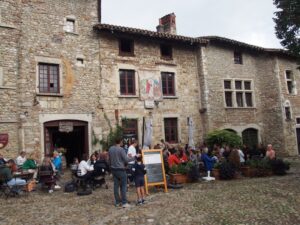 ガレット ド ペルージュ Galette de Pérouges