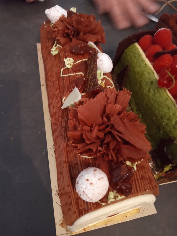 フランスのクリスマスケーキ【ビュッシュ・ド・ノエル】Bûche de noël