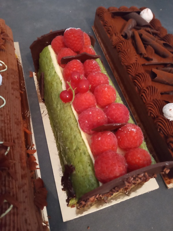 フランスのクリスマスケーキ【ビュッシュ・ド・ノエル】Bûche de noël