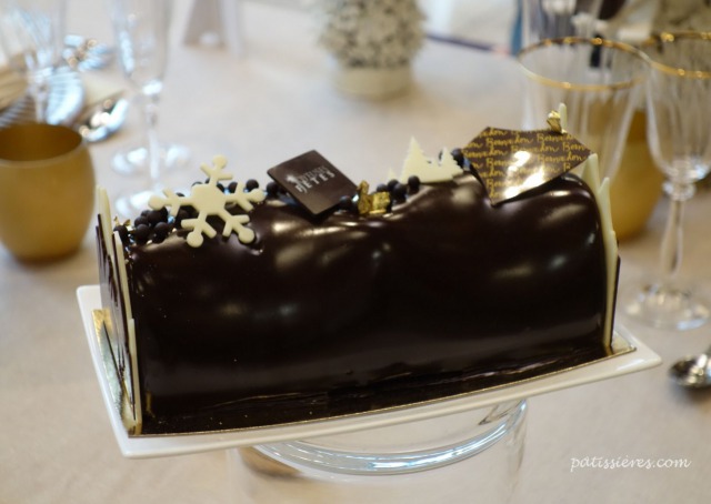 ガナッシュ入りチョコレートケーキ