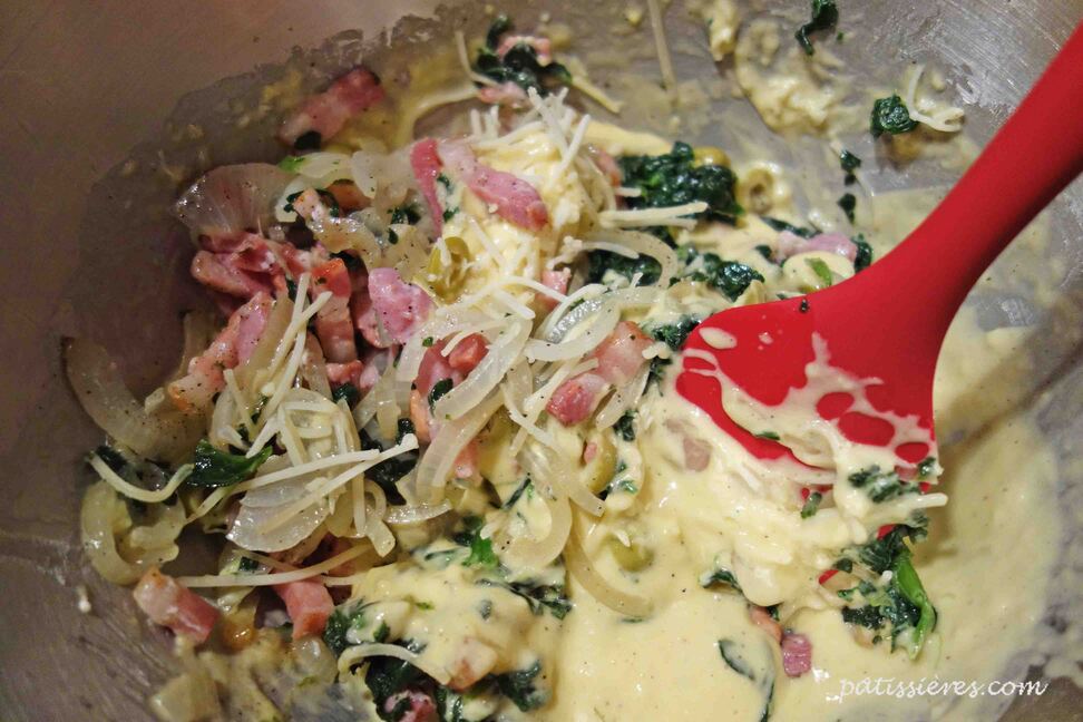 ベーコンとキノコとほうれん草のケークサレのレシピ