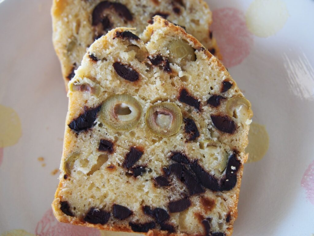 フランス本場のオリーブのケークサレ レシピ