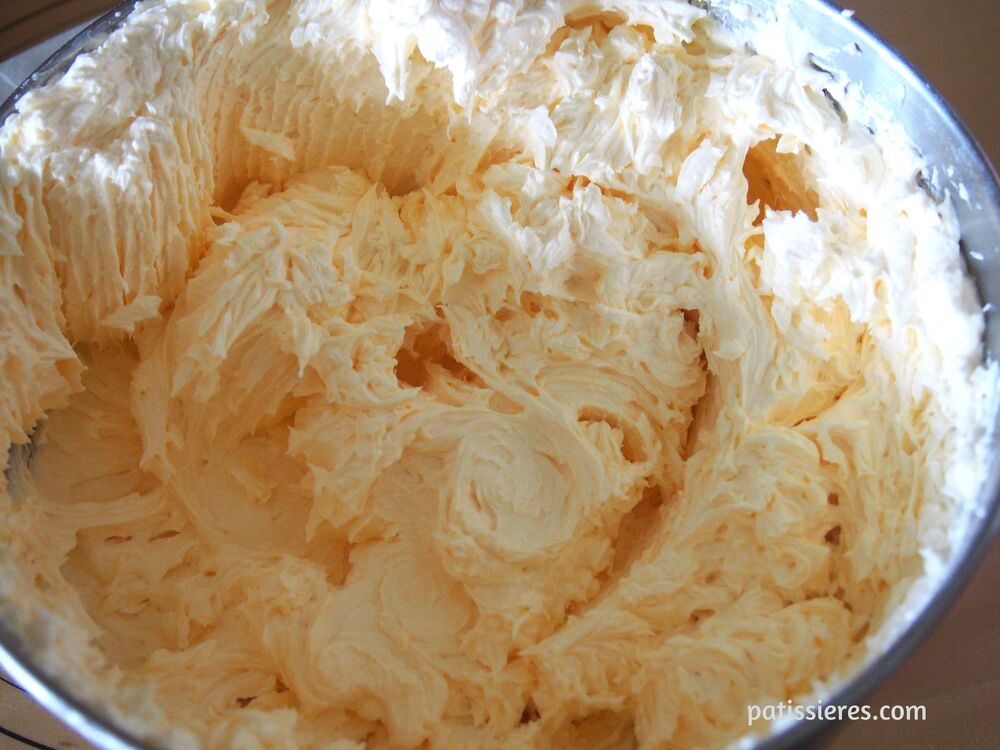 カトルカールのレシピ（卵を加える）