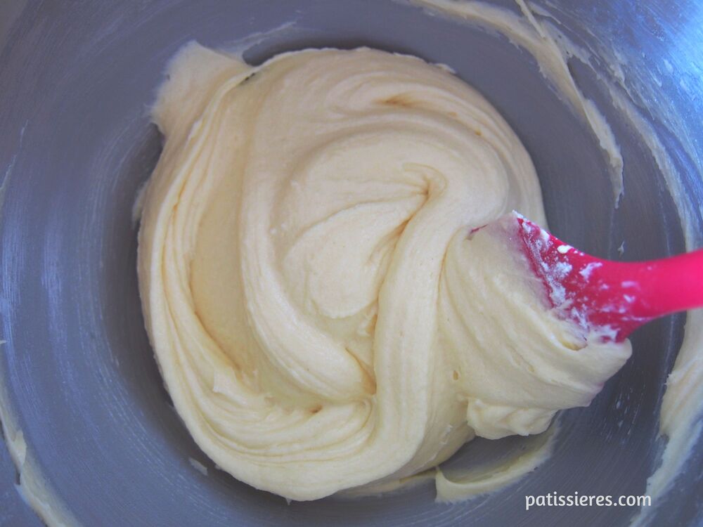 カトルカールのレシピ（小麦粉を加える）