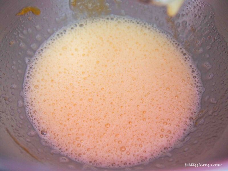 ジェノワーズのレシピ（卵を泡立てる）