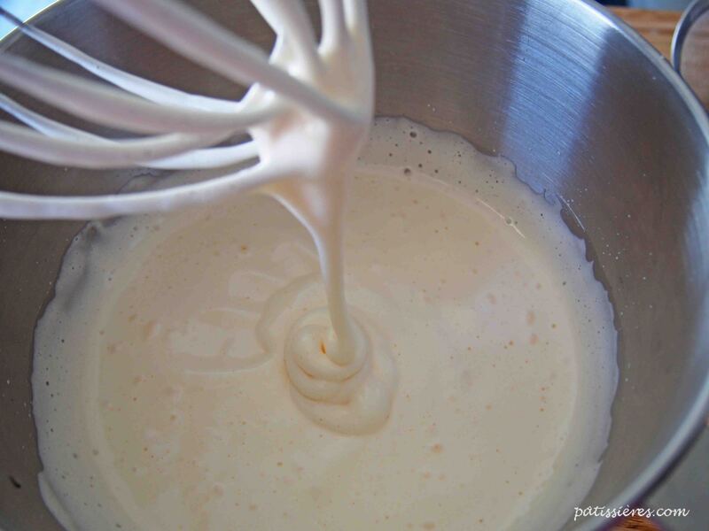 ジェノワーズのレシピ（卵を泡立てる）